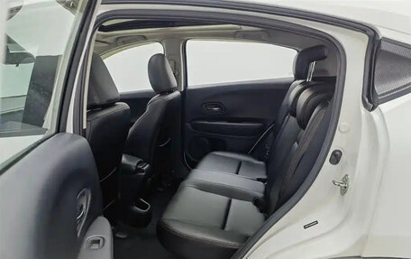 Honda Vezel, 2022 год, 1 285 000 рублей, 6 фотография