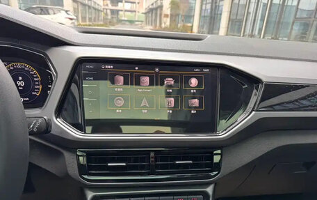 Volkswagen T-Cross I, 2022 год, 1 300 000 рублей, 15 фотография