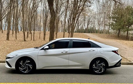 Hyundai Elantra, 2023 год, 1 550 000 рублей, 7 фотография