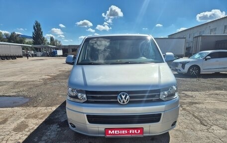 Volkswagen Caravelle T5, 2012 год, 2 400 000 рублей, 1 фотография