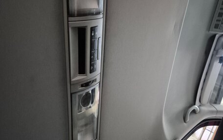 Volkswagen Caravelle T5, 2012 год, 2 400 000 рублей, 11 фотография