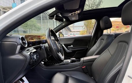 Mercedes-Benz A-Класс, 2022 год, 2 450 000 рублей, 13 фотография