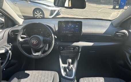 Toyota Yaris, 2024 год, 3 153 000 рублей, 6 фотография