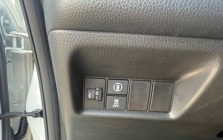 Honda Fit, 2022 год, 1 099 999 рублей, 13 фотография