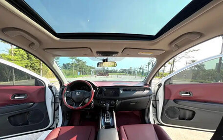 Honda Vezel, 2021 год, 1 300 000 рублей, 11 фотография