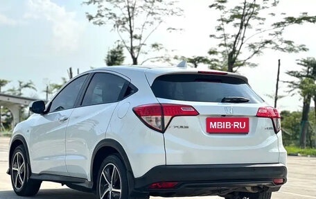 Honda Vezel, 2021 год, 1 300 000 рублей, 6 фотография