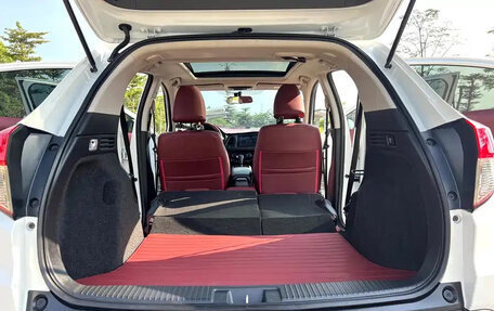 Honda Vezel, 2021 год, 1 300 000 рублей, 12 фотография