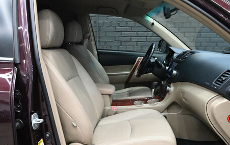 Toyota Highlander III, 2011 год, 2 300 000 рублей, 10 фотография