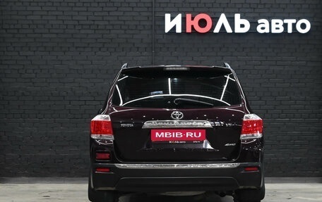 Toyota Highlander III, 2011 год, 2 300 000 рублей, 5 фотография