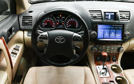 Toyota Highlander III, 2011 год, 2 300 000 рублей, 13 фотография