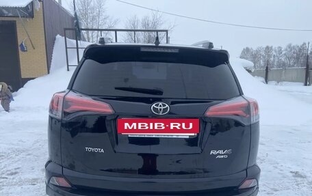 Toyota RAV4, 2019 год, 3 400 000 рублей, 4 фотография