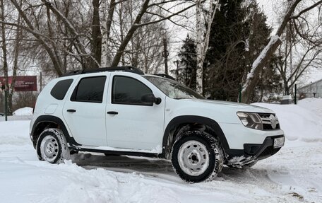 Renault Duster I рестайлинг, 2017 год, 990 000 рублей, 2 фотография