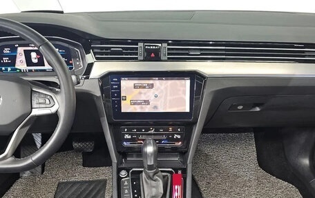 Volkswagen Passat B8 рестайлинг, 2022 год, 1 980 000 рублей, 10 фотография