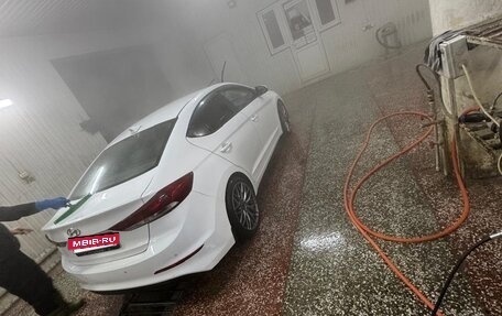 Hyundai Elantra VI рестайлинг, 2018 год, 1 300 000 рублей, 6 фотография