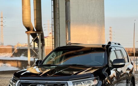 Toyota Land Cruiser Prado 150 рестайлинг 2, 2018 год, 6 150 000 рублей, 2 фотография