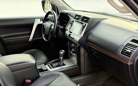 Toyota Land Cruiser Prado 150 рестайлинг 2, 2018 год, 6 150 000 рублей, 26 фотография