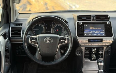 Toyota Land Cruiser Prado 150 рестайлинг 2, 2018 год, 6 150 000 рублей, 30 фотография