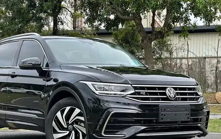 Volkswagen Tiguan II, 2024 год, 3 560 500 рублей, 5 фотография