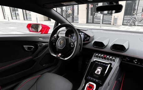 Lamborghini Huracán, 2022 год, 27 990 000 рублей, 2 фотография