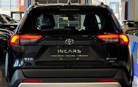 Toyota RAV4, 2025 год, 4 100 000 рублей, 6 фотография