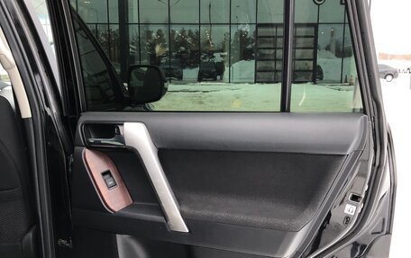 Toyota Land Cruiser Prado 150 рестайлинг 2, 2015 год, 3 600 000 рублей, 22 фотография