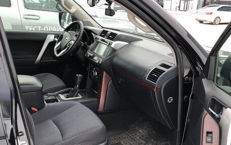 Toyota Land Cruiser Prado 150 рестайлинг 2, 2015 год, 3 600 000 рублей, 18 фотография