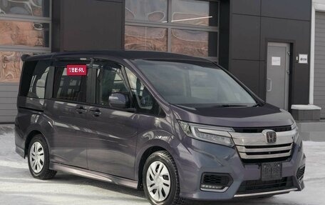 Honda Stepwgn IV, 2017 год, 2 300 000 рублей, 3 фотография