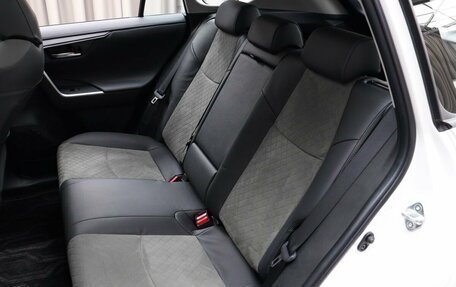 Toyota RAV4, 2025 год, 4 290 000 рублей, 9 фотография