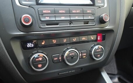 Volkswagen Jetta VI, 2014 год, 1 370 000 рублей, 12 фотография