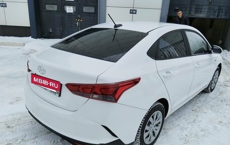 Hyundai Solaris II рестайлинг, 2021 год, 1 289 000 рублей, 3 фотография