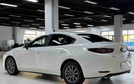 Mazda 3, 2021 год, 1 300 000 рублей, 4 фотография