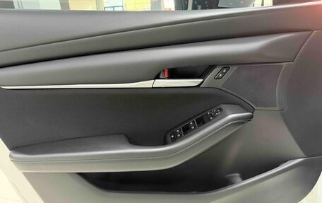 Mazda 3, 2021 год, 1 300 000 рублей, 15 фотография