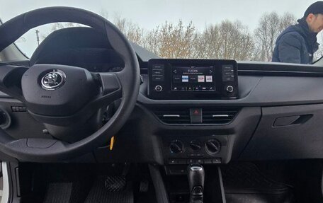 Skoda Rapid II, 2021 год, 1 200 000 рублей, 3 фотография