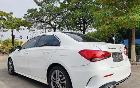 Mercedes-Benz A-Класс, 2022 год, 1 820 000 рублей, 5 фотография