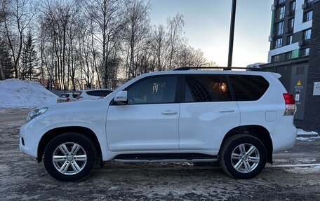 Toyota Land Cruiser Prado 150 рестайлинг 2, 2013 год, 2 950 000 рублей, 2 фотография