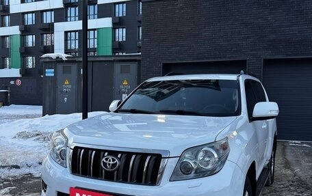 Toyota Land Cruiser Prado 150 рестайлинг 2, 2013 год, 2 950 000 рублей, 3 фотография