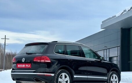 Volkswagen Touareg III, 2015 год, 2 690 000 рублей, 4 фотография