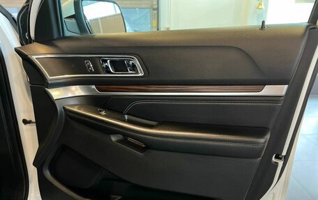 Ford Explorer VI, 2017 год, 3 073 000 рублей, 27 фотография