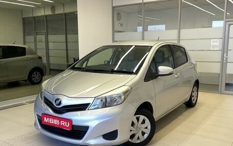Toyota Vitz, 2012 год, 820 000 рублей, 1 фотография
