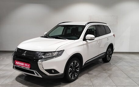 Mitsubishi Outlander III рестайлинг 3, 2021 год, 2 609 000 рублей, 1 фотография