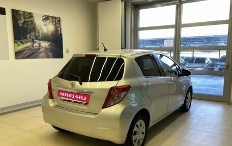 Toyota Vitz, 2012 год, 820 000 рублей, 4 фотография