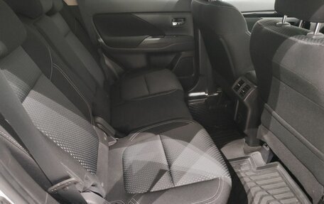 Mitsubishi Outlander III рестайлинг 3, 2021 год, 2 609 000 рублей, 11 фотография