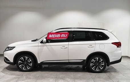 Mitsubishi Outlander III рестайлинг 3, 2021 год, 2 609 000 рублей, 8 фотография