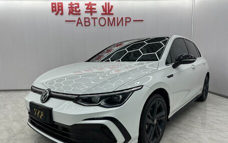 Volkswagen Golf VIII, 2023 год, 2 105 000 рублей, 1 фотография