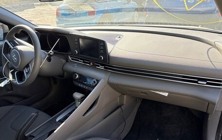 Hyundai Elantra, 2023 год, 1 680 000 рублей, 2 фотография