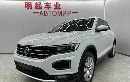 Volkswagen T-Roc I, 2022 год, 1 910 000 рублей, 2 фотография