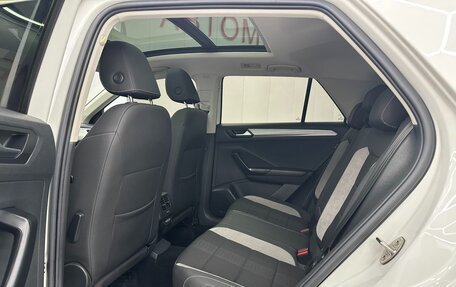 Volkswagen T-Roc I, 2022 год, 1 910 000 рублей, 4 фотография