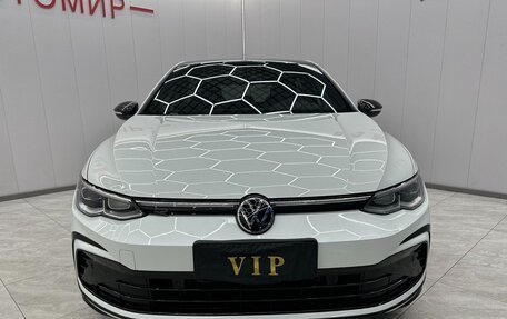Volkswagen Golf VIII, 2023 год, 2 105 000 рублей, 7 фотография