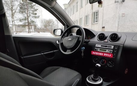 Ford Fiesta, 2003 год, 260 000 рублей, 4 фотография