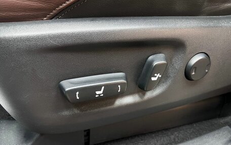 Toyota Land Cruiser Prado 150 рестайлинг 2, 2016 год, 3 695 000 рублей, 17 фотография